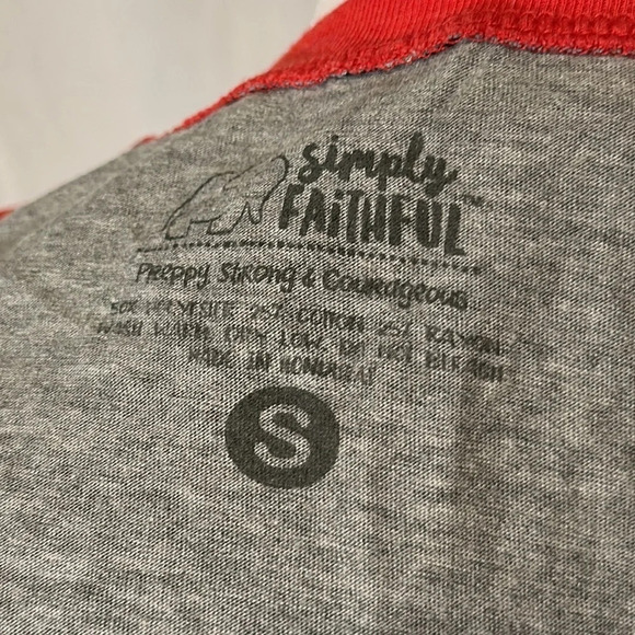Simply Faithful “oh Christmas tree” vintage truck 3/4 sleeve shirt size small - Picture 3 of 3